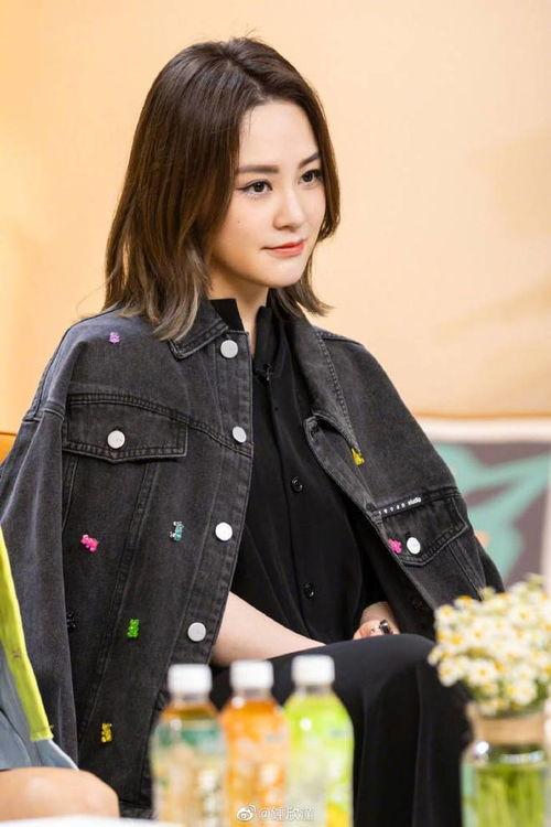 娱乐吃瓜女歌手,揭秘吃瓜女歌手的幕后故事