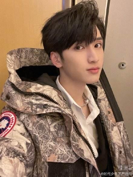 严浩翔吃瓜娱乐圈