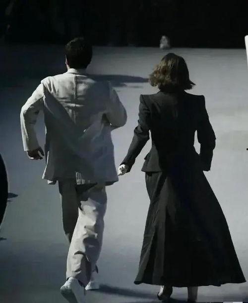 娱乐圈吃瓜爆料博主剪影